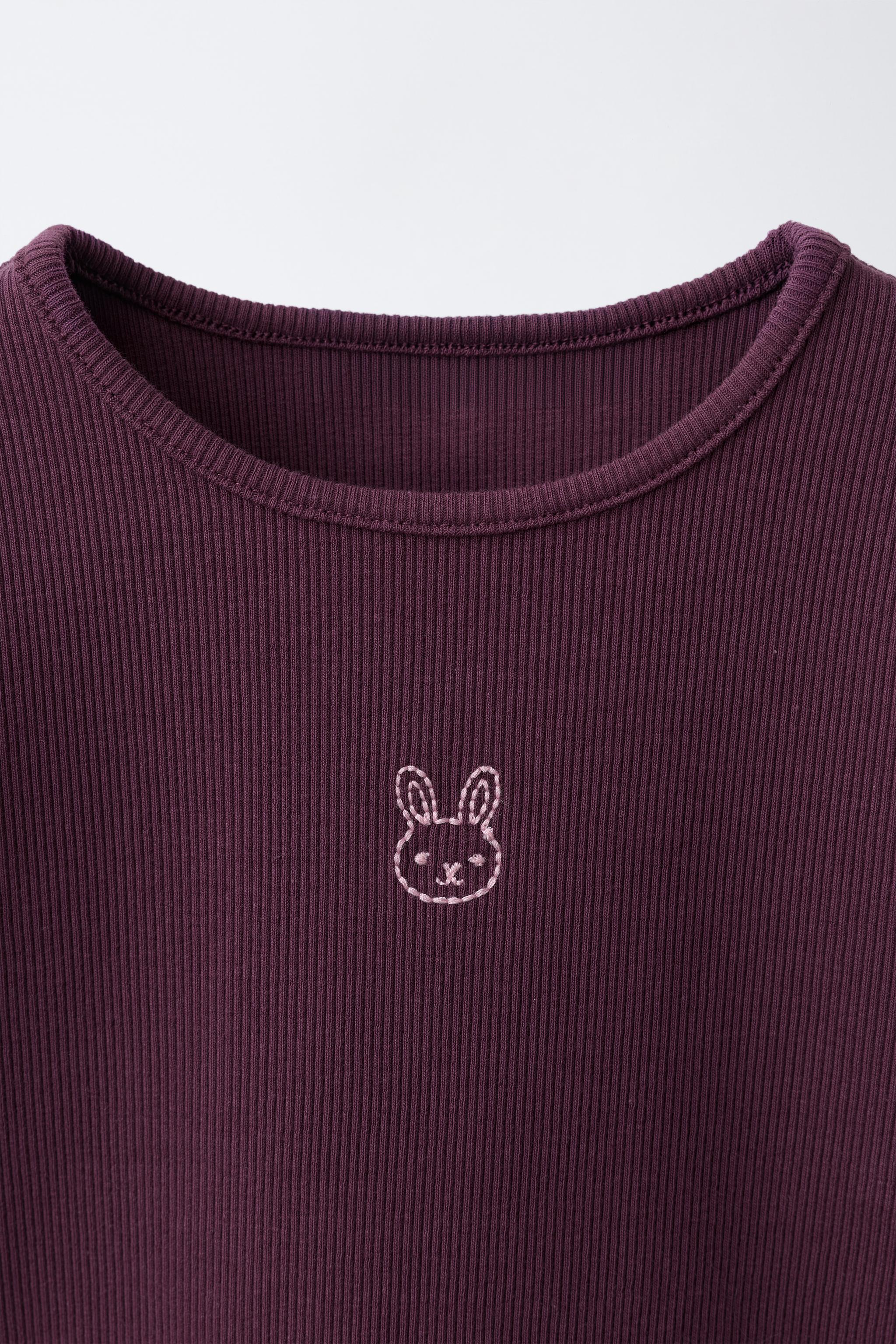 EMBROIDERED RABBIT RIB T-SHIRT